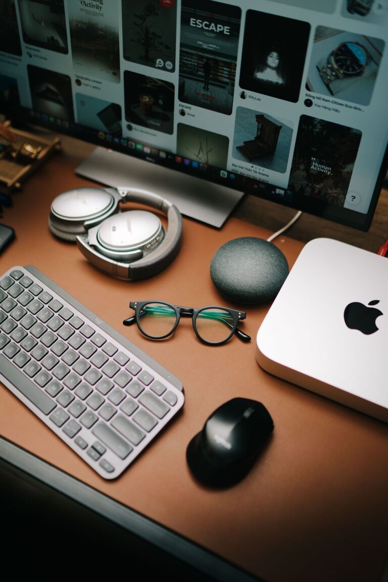 Showroom desk set up17689342